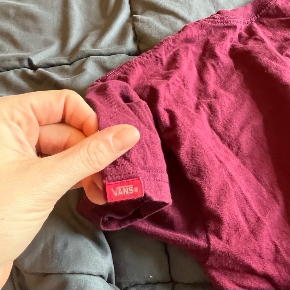 Red Burgundy men’s Vans skater casual tshirt - Picture 6 of 6